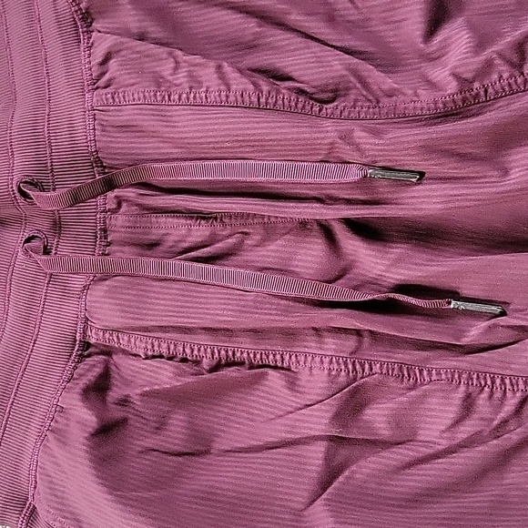 Lululemon Dance Studio Jogger Maroon Mid Rise Full Length Womens Size 8 - Picture 5 of 11